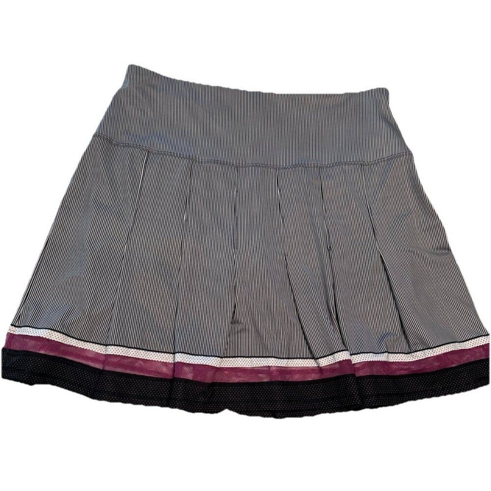 lucky in love Ladies Sz L Tennis Golf pickleball skort Stretch pull on Pleated